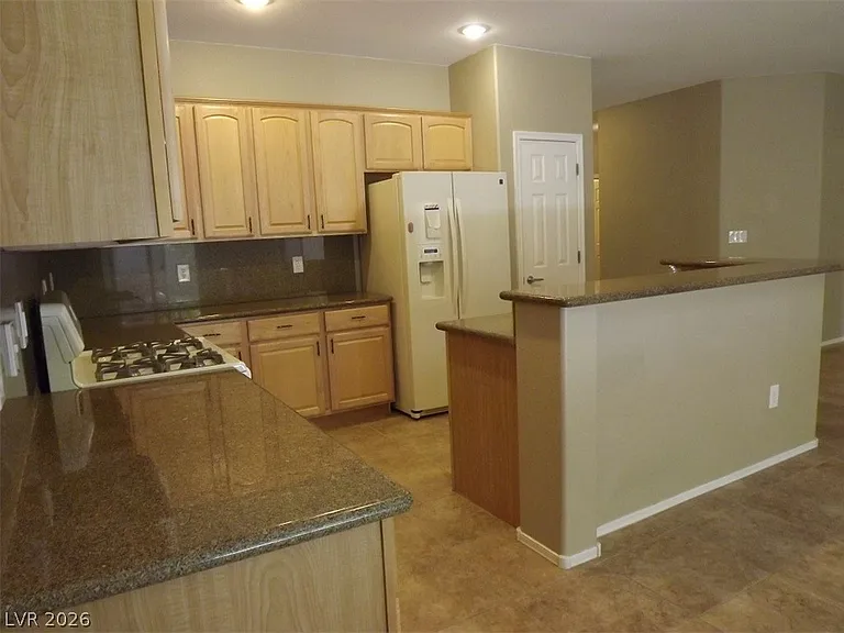 2188 Sawtooth Mountain Dr — Photo 6