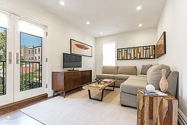 Rented by Dixon Advisory USA Inc.