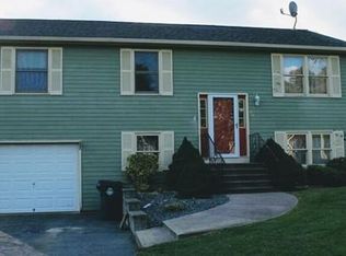 202 Montgomery Cir, Fall River, MA 02720