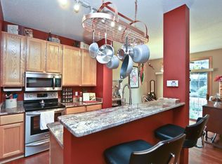 3648 Burgundy Dr, Eagan, MN 55122