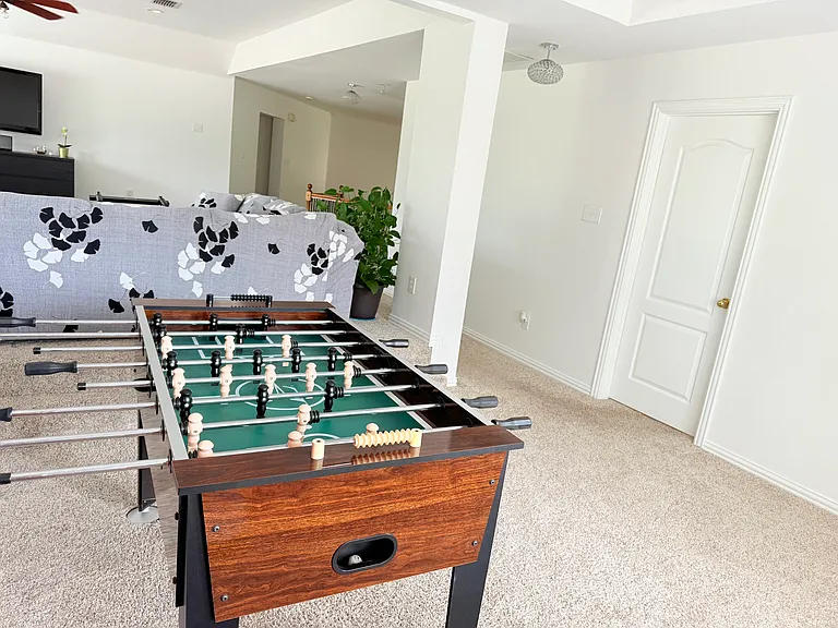 525 Abbey Ct — Photo 17