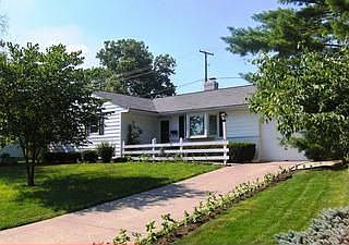 1st image of 704 Drummond Ct