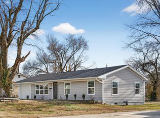 116 E Hadley Street, Aurora, MO 65605
