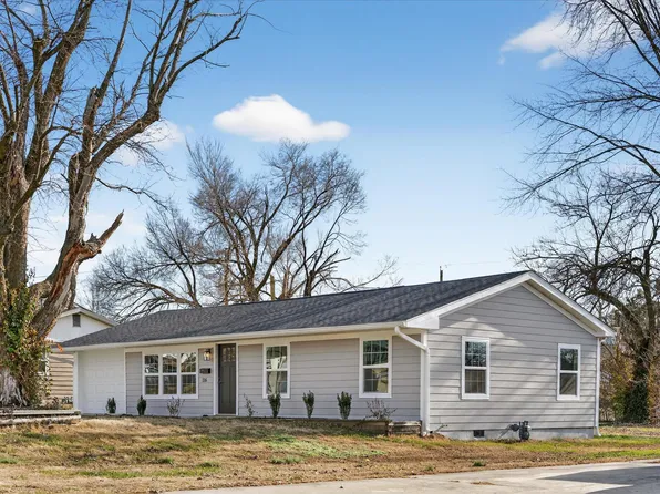 116 E Hadley Street, Aurora, MO 65605