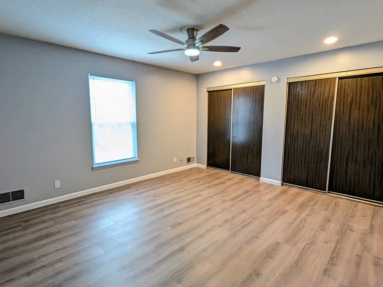 8324 Robinson St — Photo 3