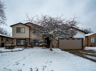 46644 Plum Grove Rd, Macomb, MI 48044