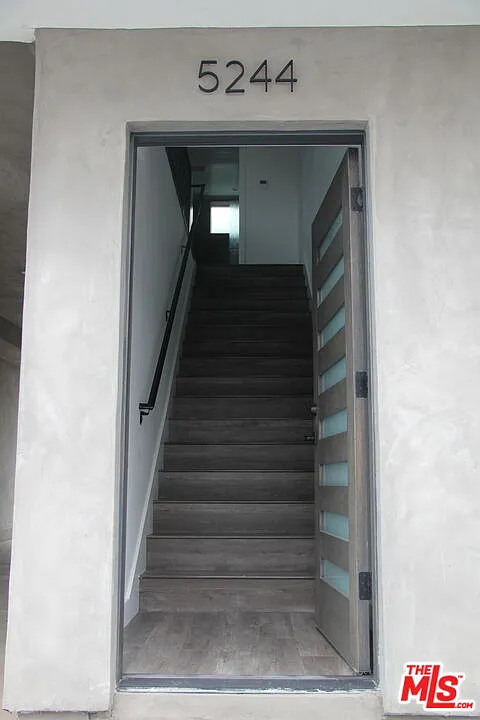 3 bed, 3.0 bath, 1400 sqft, $4,000 — Photo 4