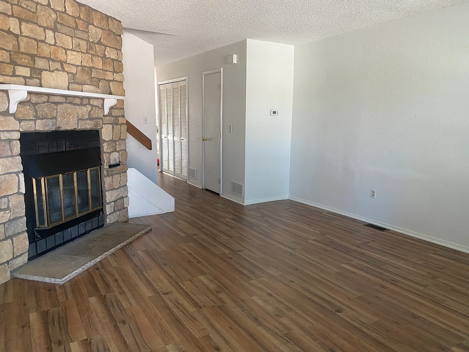 2 bed, 2.5 bath, 1092 sqft, $1,900 — Photo 3