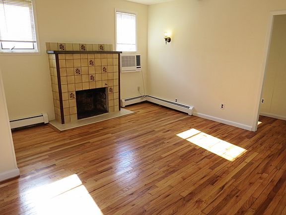 4th image of 33 S 17th St