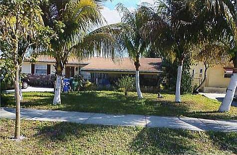 2nd image of 1748 SW 43rd Ave