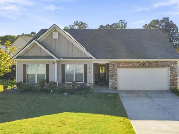 304 Crowley Dr, Calhoun, GA 30701