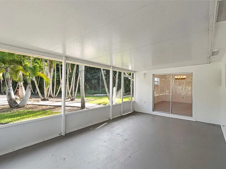 16900 SW 62nd St — Photo 32