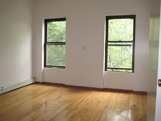 Rented by MCR Realty | media 11