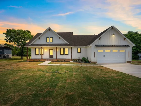 1126 Olive St, Easley, SC 29640