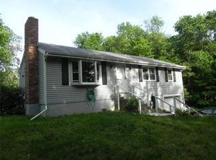 13 Parmenter Rd, Oakham, MA 01068