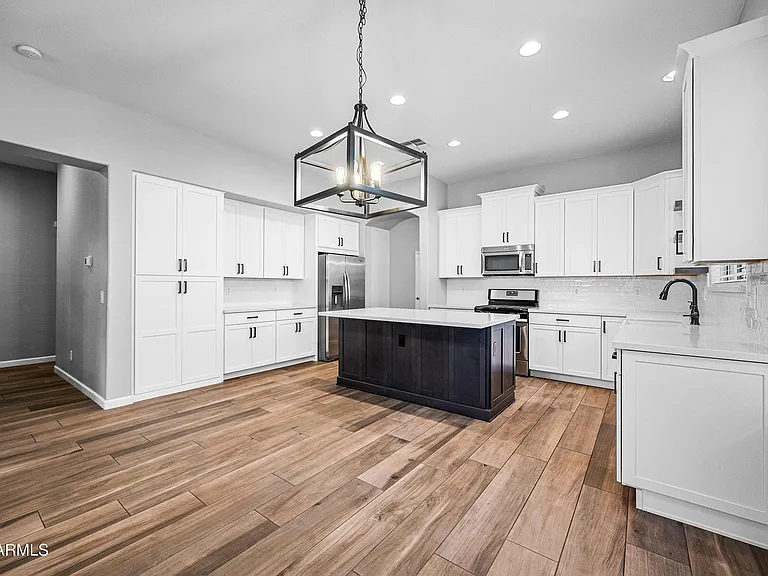 4231 E Marshall Ave — Photo 10