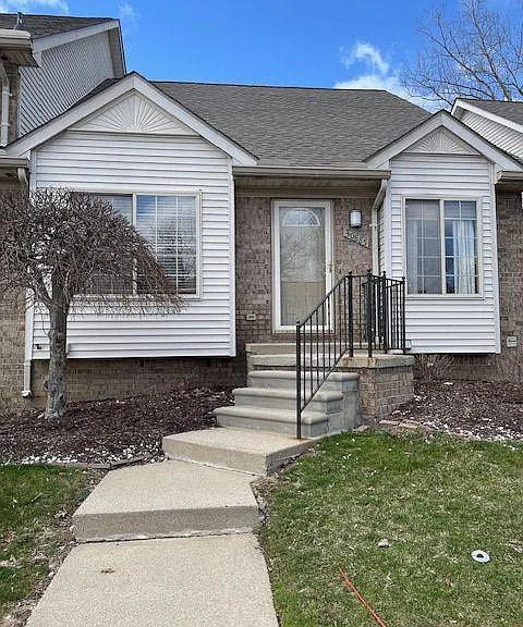 30885 Lee Frank Ln — Photo 2