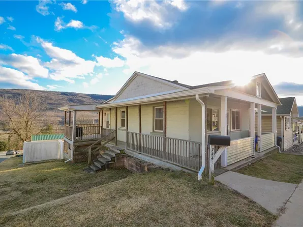 744 Edgemont Ave, Palmerton, PA 18071