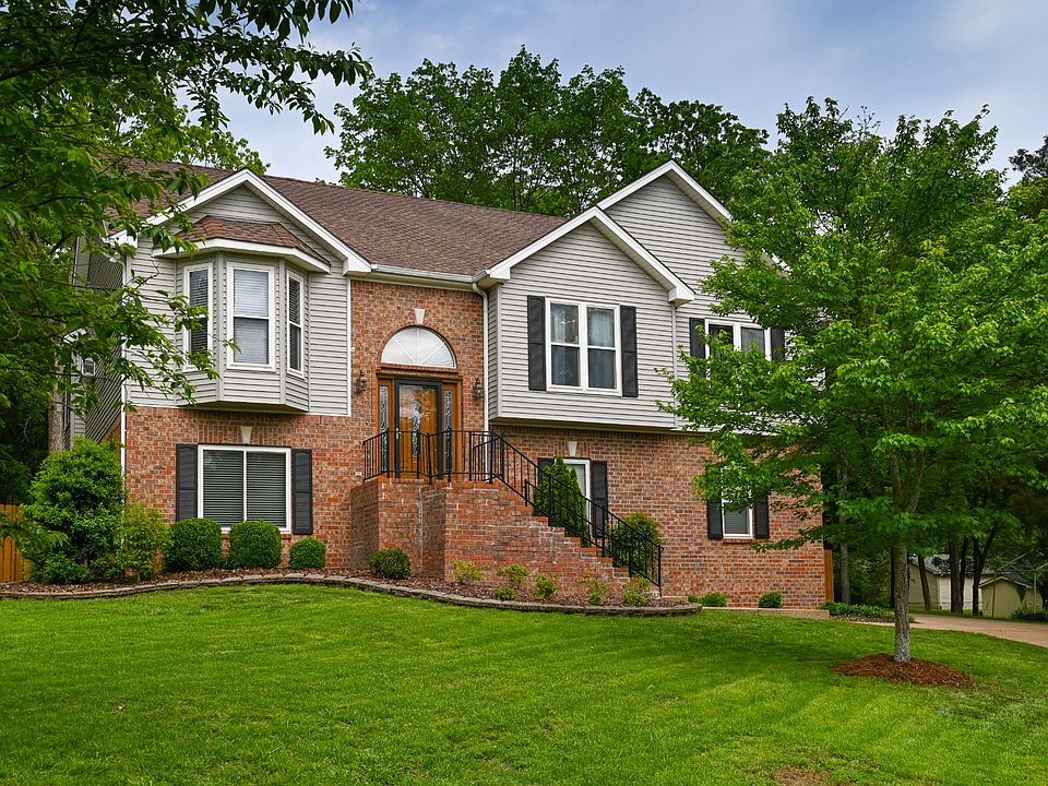 1st image of 804 Brownstone Ct