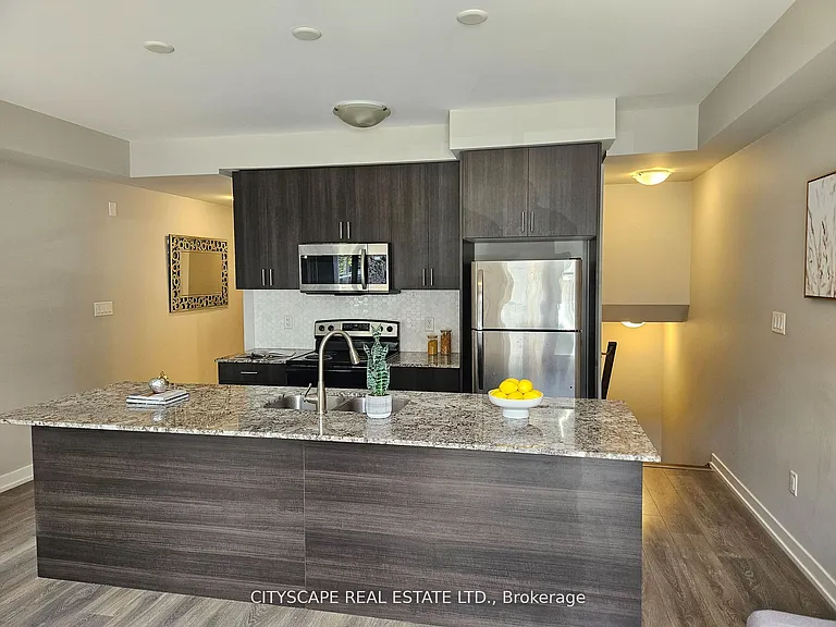 31 Florence St #9 — Photo 3