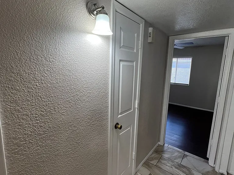 Lindsay Villas Townhomes — Photo 8