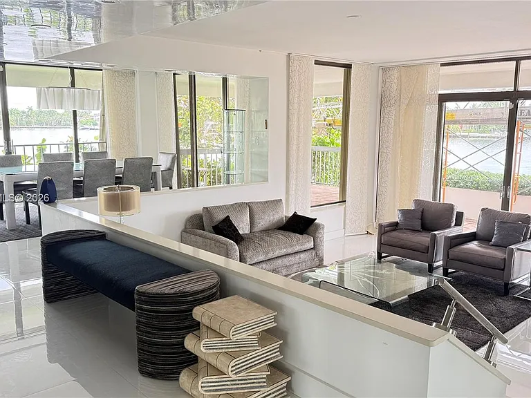19707 Turnberry Way #Townhouse 6 — Photo 1