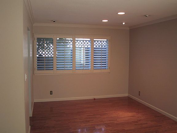 5th image of 120 College Ter APT D