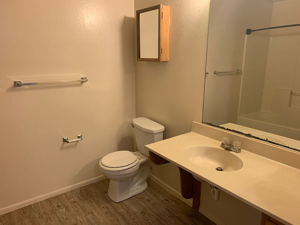 1001_GailGardner_A_bathroom_09092019