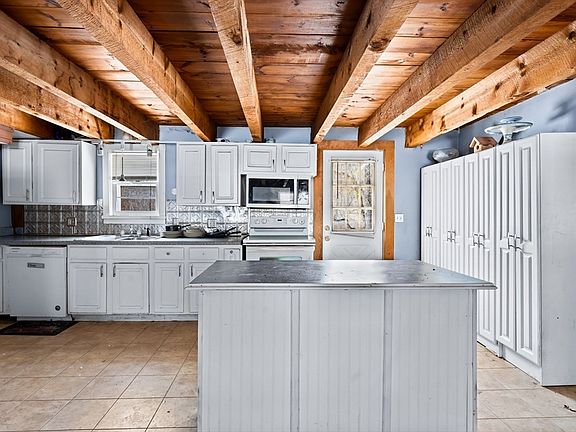 4th image of 44 Squannacook Rd