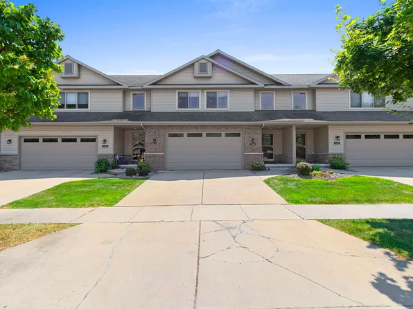 1244 Prairie Falcon Trl, Green Bay, WI 54313