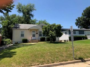 211 La Motte Ln, Saint Louis, MO 63135