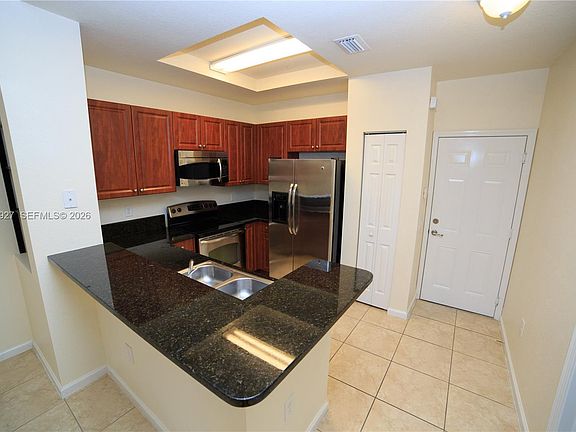 3rd image of 4501 Mimosa Ter Unit 1409