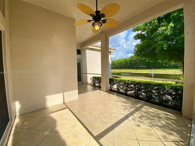 837 Tanglewood Cir — Photo 16