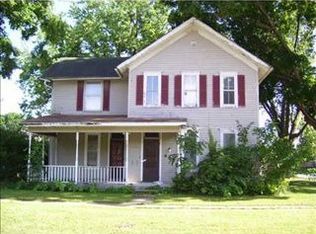 402 E 4th St, Vinton, IA 52349