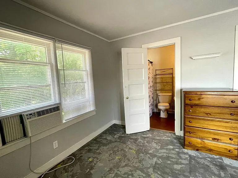 531 1/2 G St NW — Photo 10