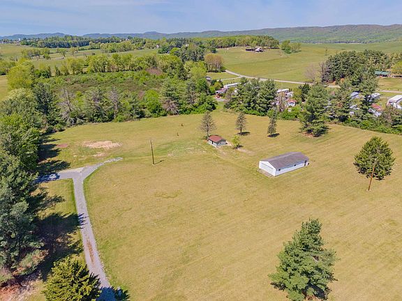 2nd image of 5633 Thornspring Rd