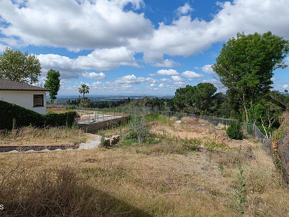 5th image of 1205 E Loma Alta Dr