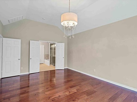 2nd image of 6005 Aspen Pass Dr