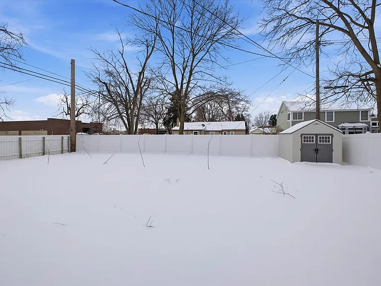 2896 Dorchester Rd — Photo 40