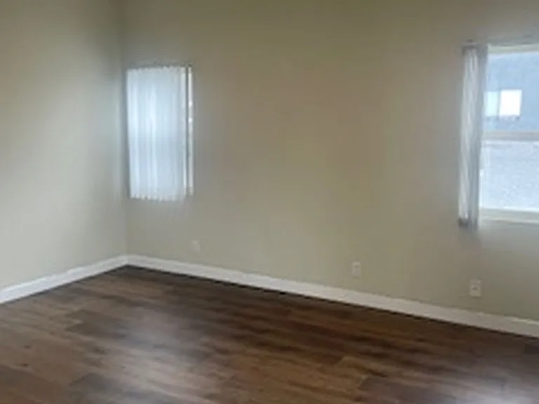 2436 Barry Ave #1 — Photo 24