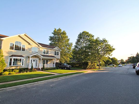 3rd image of 1 Manetto Dr