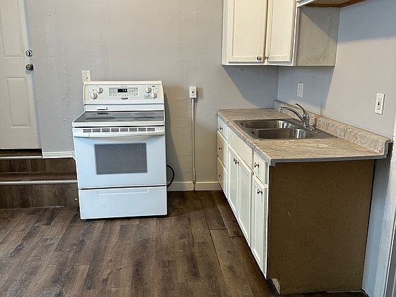 3rd image of 2356 Elyria Ave #3