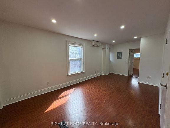 5th image of 1015 Bathurst St #2