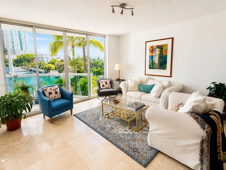 7918 Harbor Island Dr #310 — Photo 1