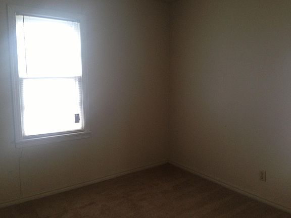 4th image of 1701 NW Lawton Ave