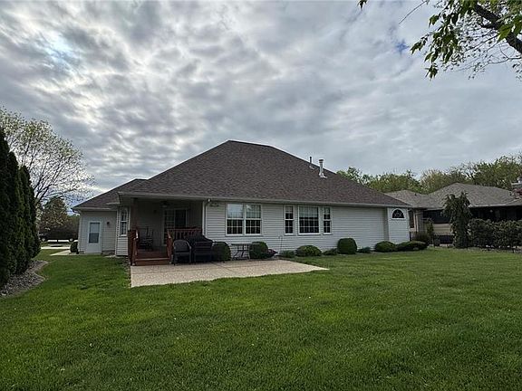 3rd image of 723 Stonecreek Dr