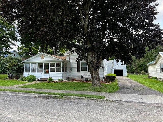 1st image of 66 E Greenwood St