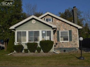 2322 Bassett Pl, Flint, MI 48504