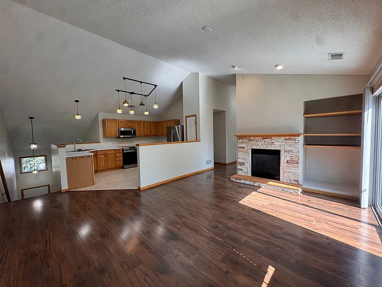 1243 Bergmann Dr — Photo 5