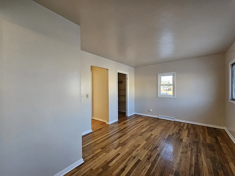 323 E Jackson St #6 — Photo 2